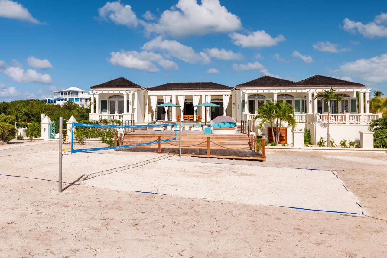Beach House Taylor Bay is a four bedroom Turks and Caicos villa